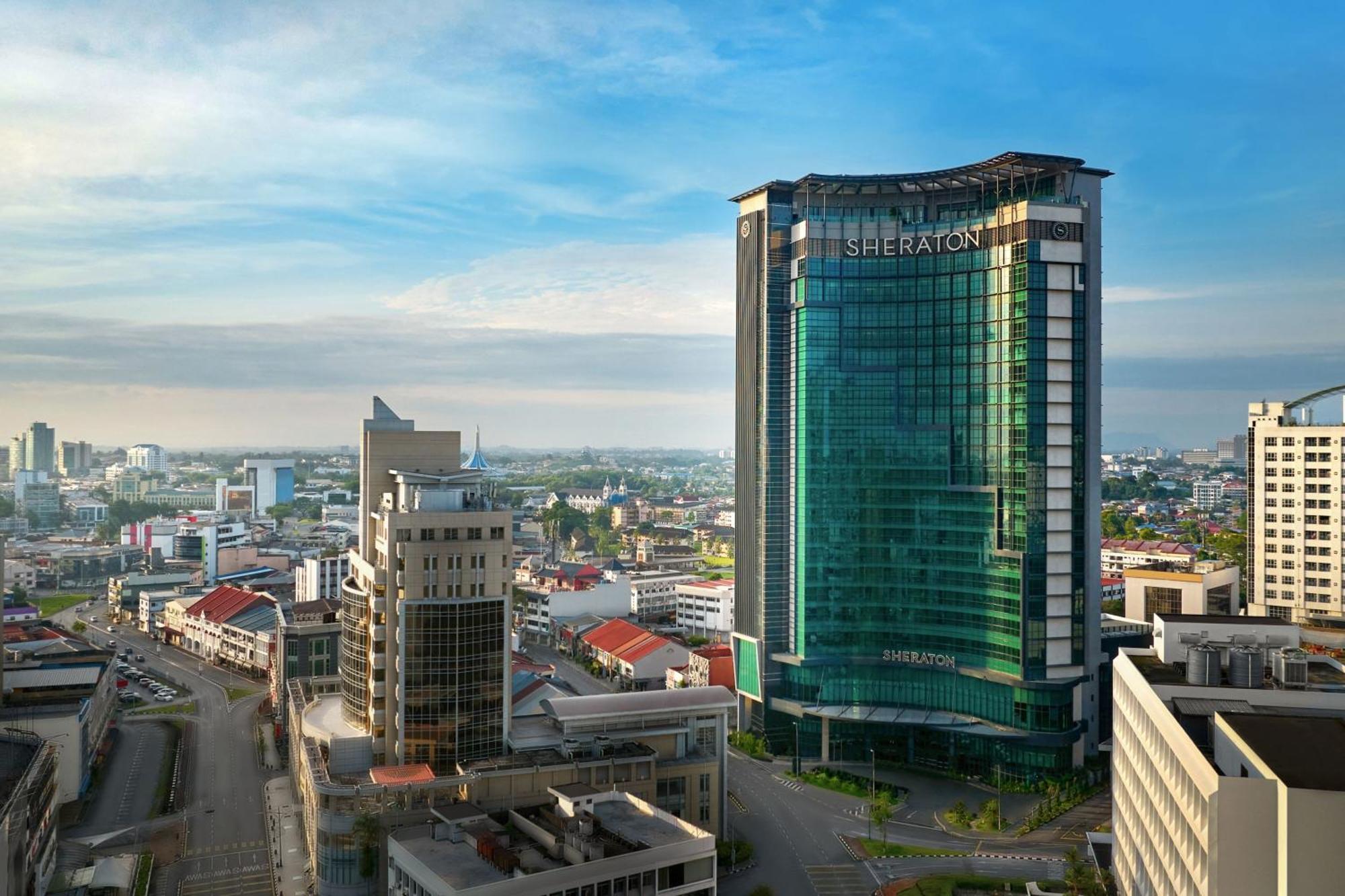 Sheraton Kuching Hotel Exterior foto