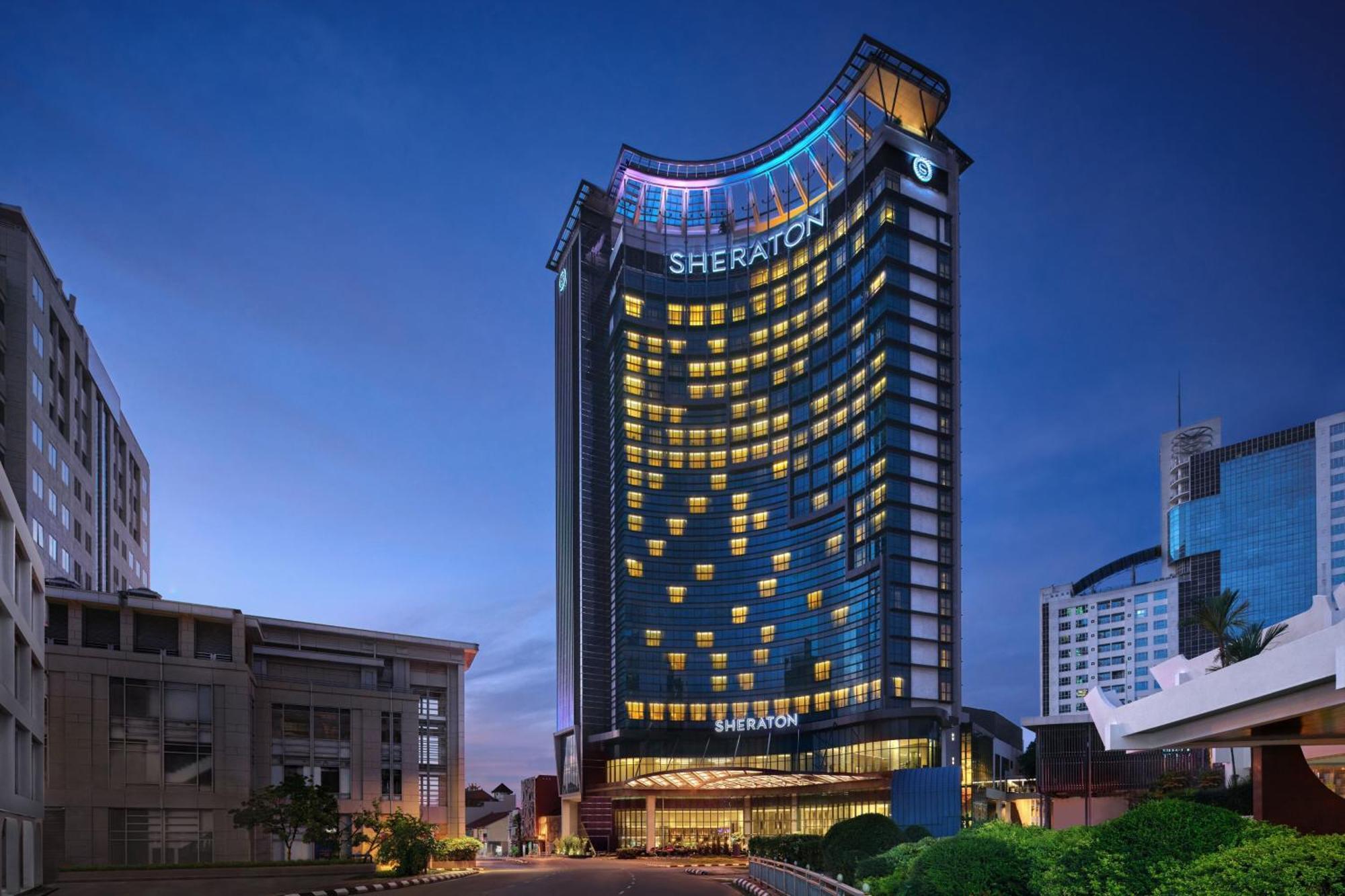 Sheraton Kuching Hotel Exterior foto