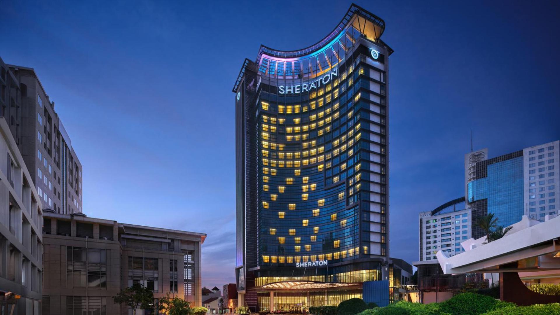 Sheraton Kuching Hotel Exterior foto